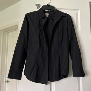 Chico’s black button down. Excellent condition, size 00 (US size 0/2).